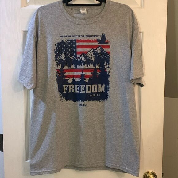 GRAPHIC T-SHIRT MENS “FREEDOM”GRAY FRUIT OF THE LOOM SZ L  (2 COR 3:17) - Picture 1 of 5